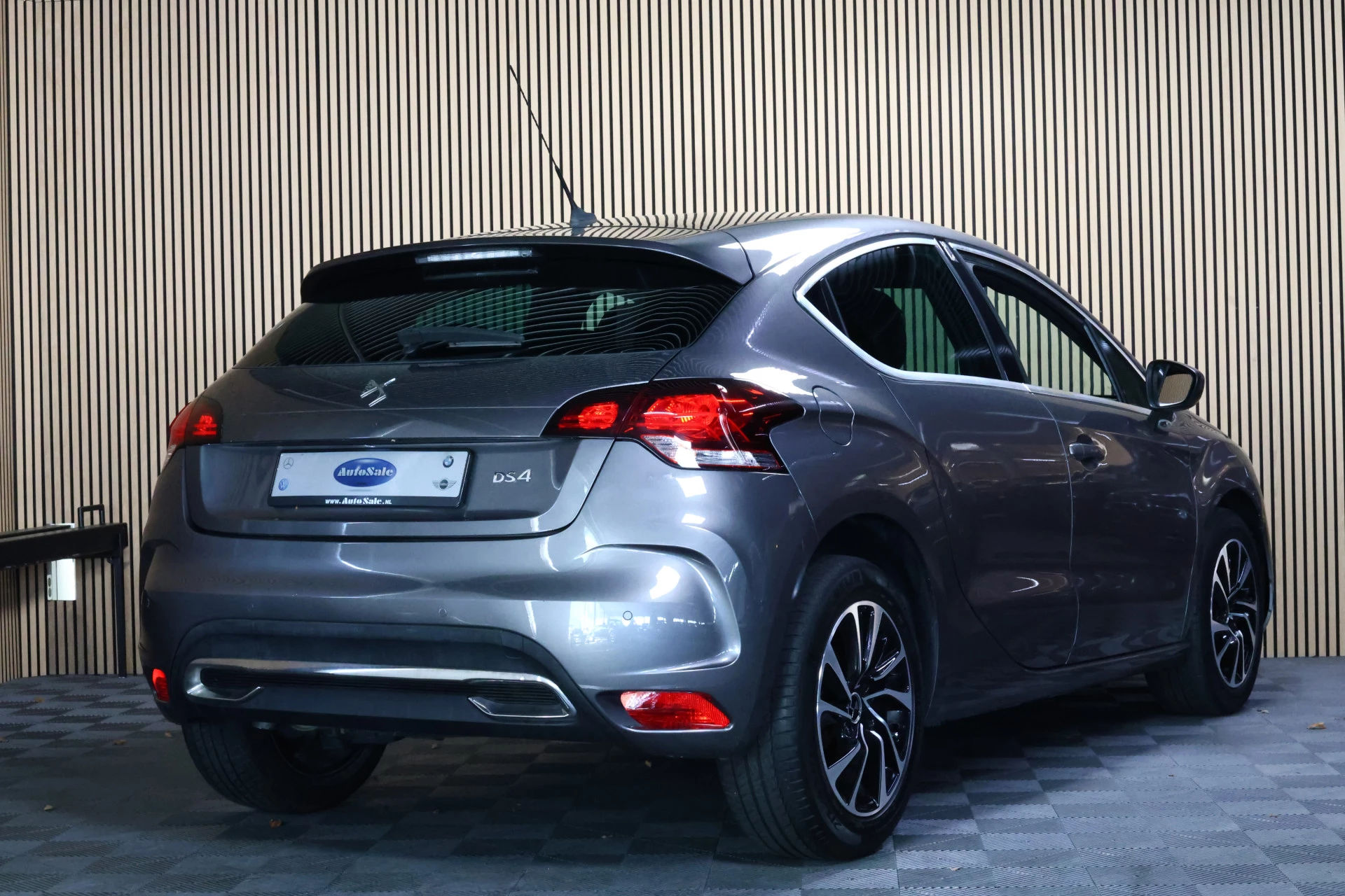 Hoofdafbeelding DS DS 4