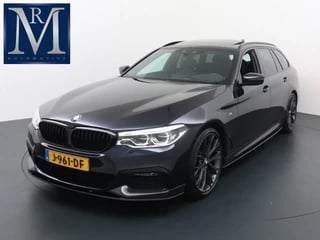 BMW 5-serie Touring 520i M Sport COMPETITION UITGEVOERD!| PANO| HEAD-UP| CAMERA| ELEK. ACHTERKLEP| 20 INCH |