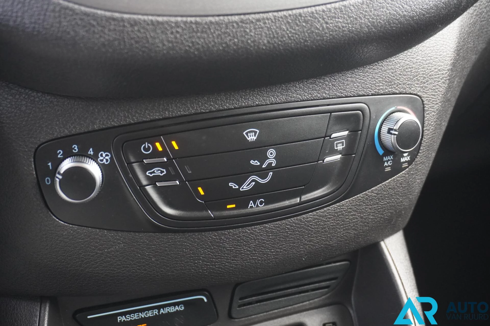 Hoofdafbeelding Ford Transit Courier