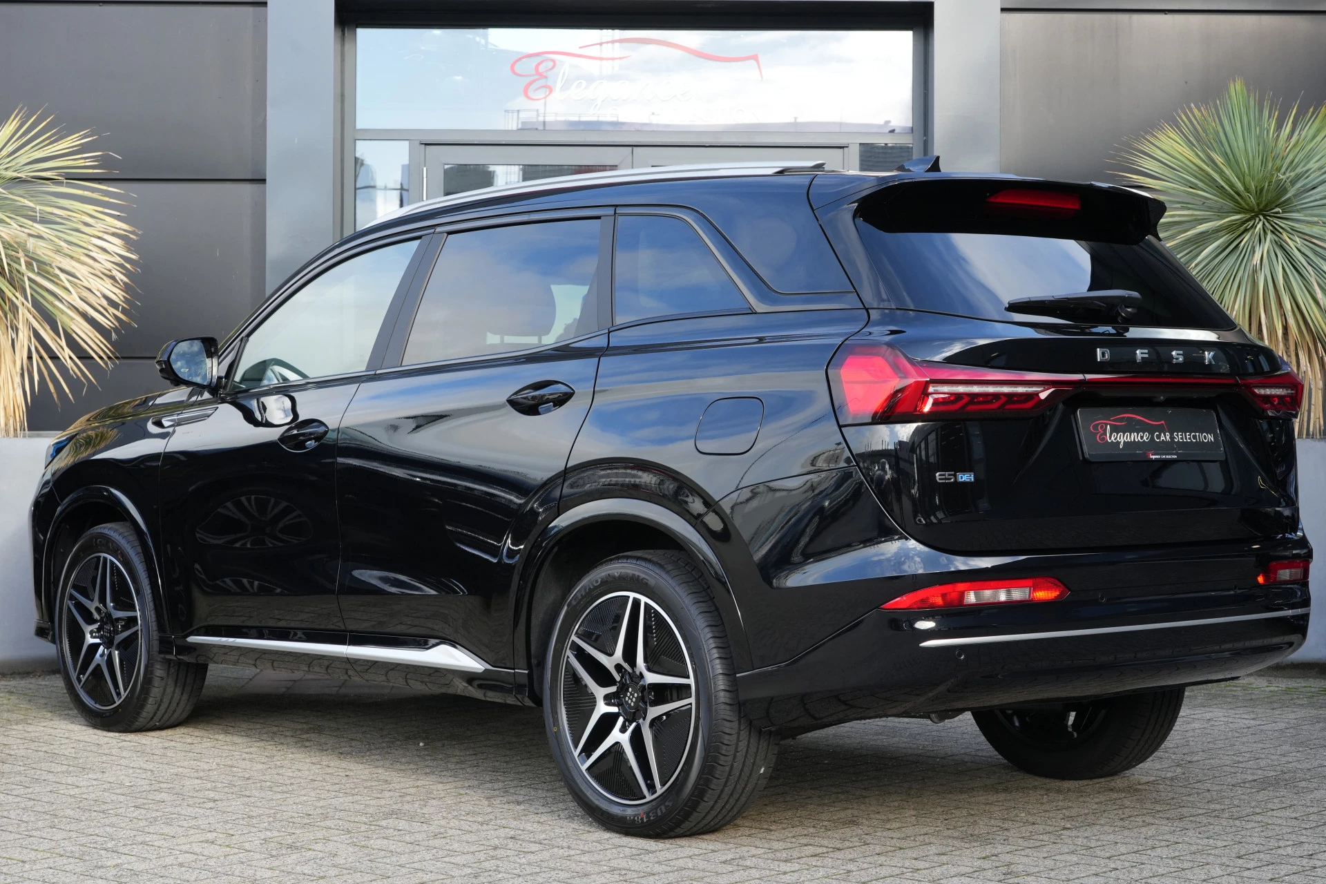 Hoofdafbeelding DFSK E5 PHEV