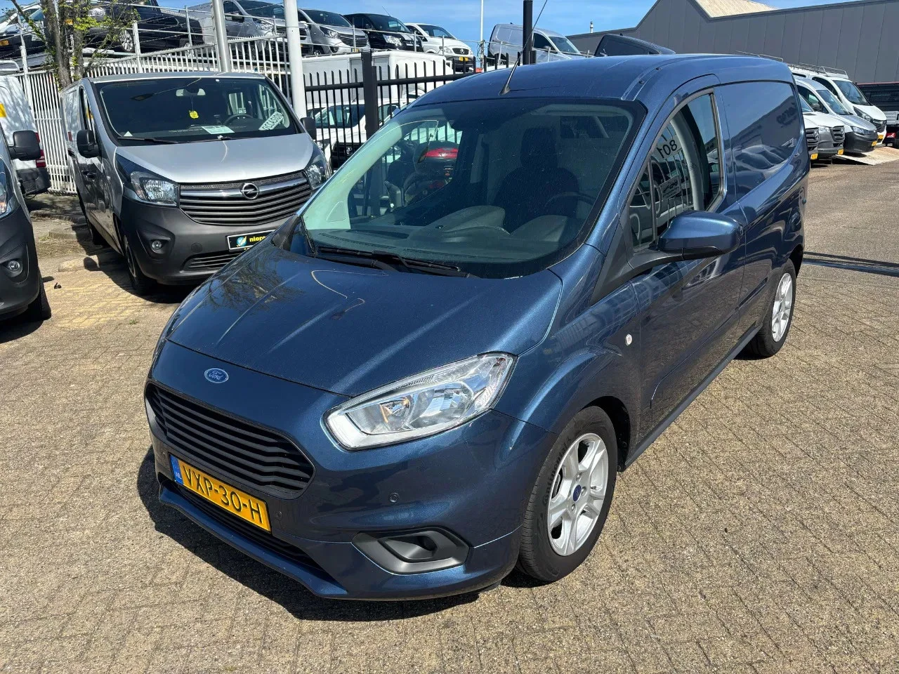 Hoofdafbeelding Ford Transit Courier