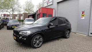 Hoofdafbeelding BMW X5 BMW X5 M50d Elektrische trekhaak/Panorama dak.EXPORT