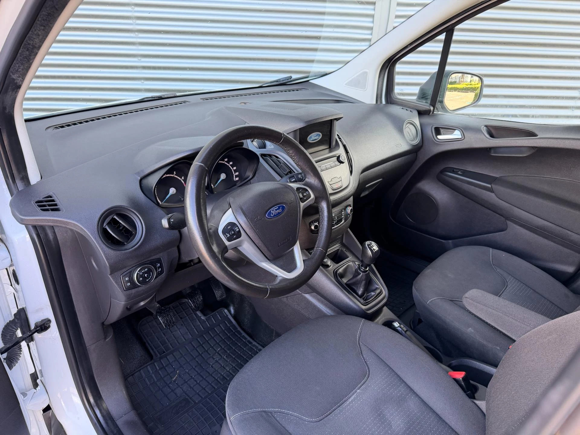 Hoofdafbeelding Ford Transit Courier