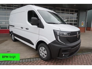 Hoofdafbeelding Renault Master Renault Master T35 2.0 dCi 170PK L2H2 Extra Schuifdeur L / R Nr. V100 | Climate | Navi | Cruise | Trekhaak