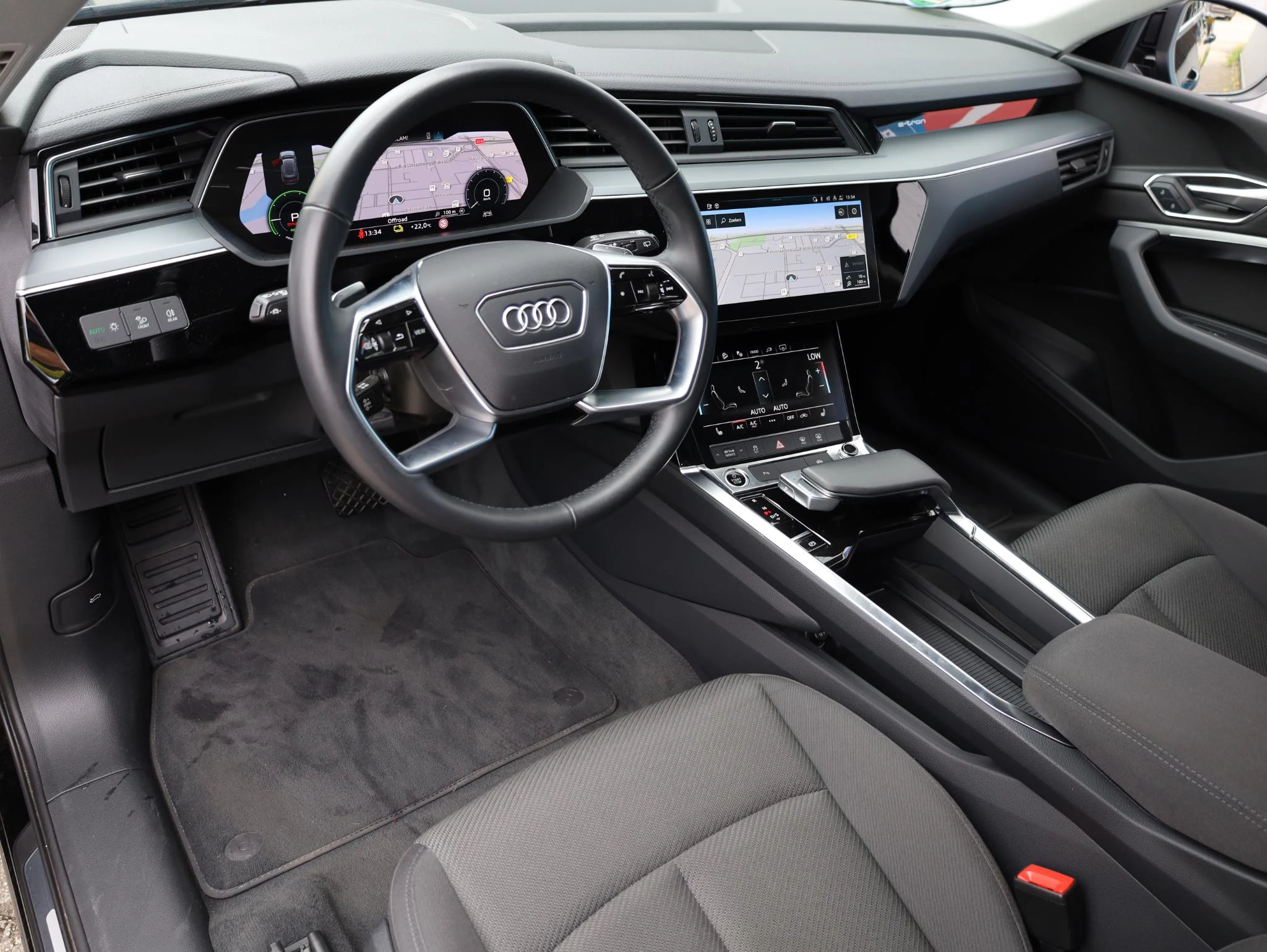 Hoofdafbeelding Audi e-tron