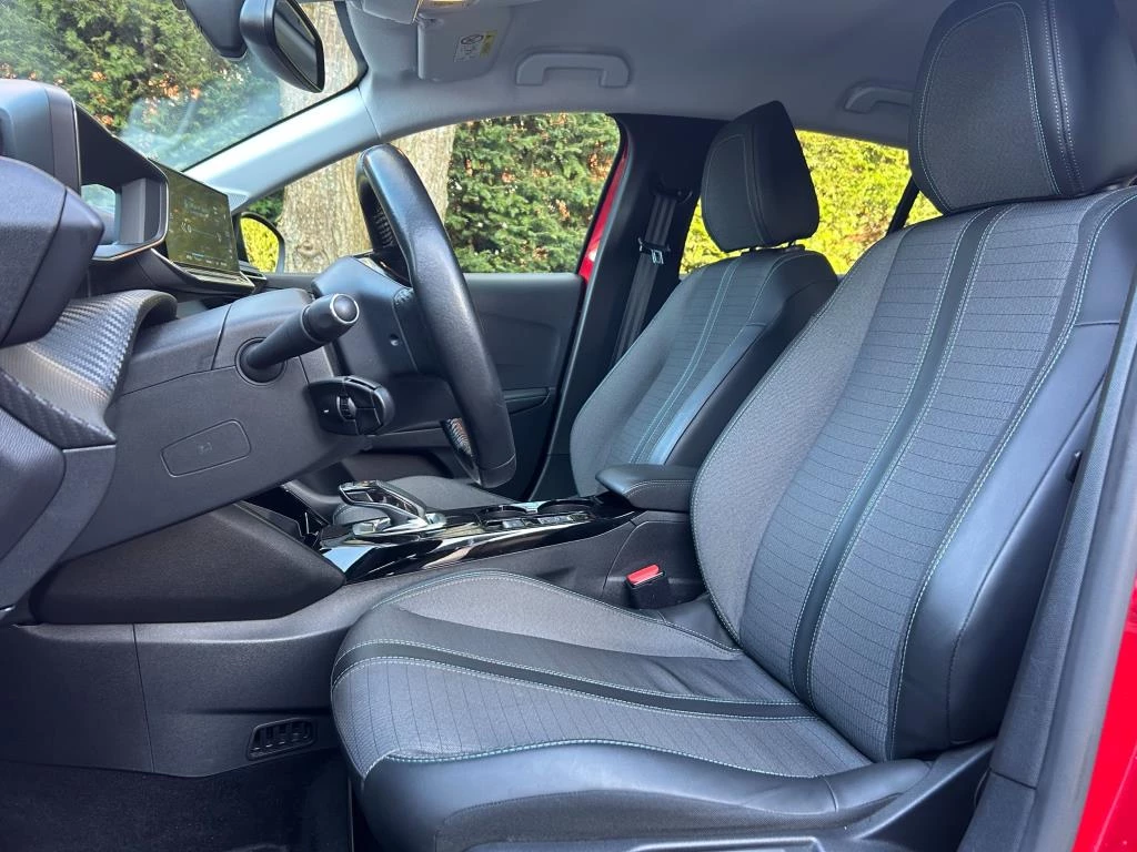 Hoofdafbeelding Peugeot e-208