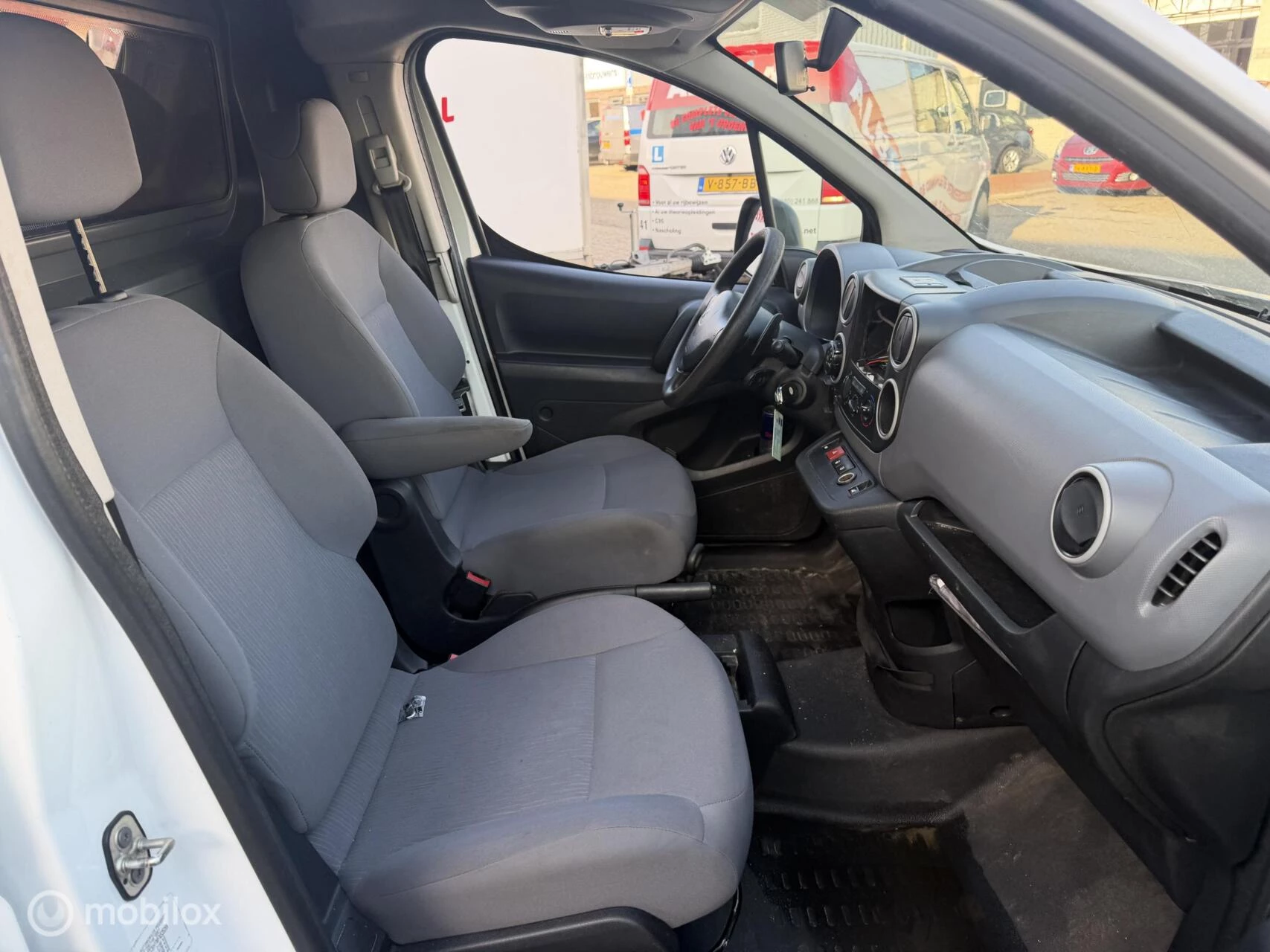 Hoofdafbeelding Peugeot Partner