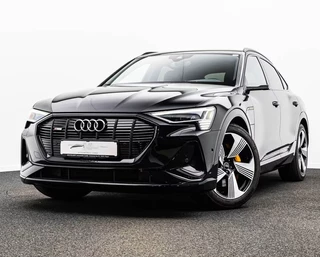 Hoofdafbeelding Audi e-tron Audi e-tron Sportback 55 Quattro S-LINE 95 kWh (300kW/408pk) ** MATRIX, VIRTUAL SPIEGEL, LEDER, PANO, TREKH, 21-inch LMV, OPTIK SCHWARZ ** 1e EIG - UNFALLFREI ** ** INFORMEER OOK NAAR ONZE AANTREKKELIJKE FINANCIAL-LEASE TARIEVEN **