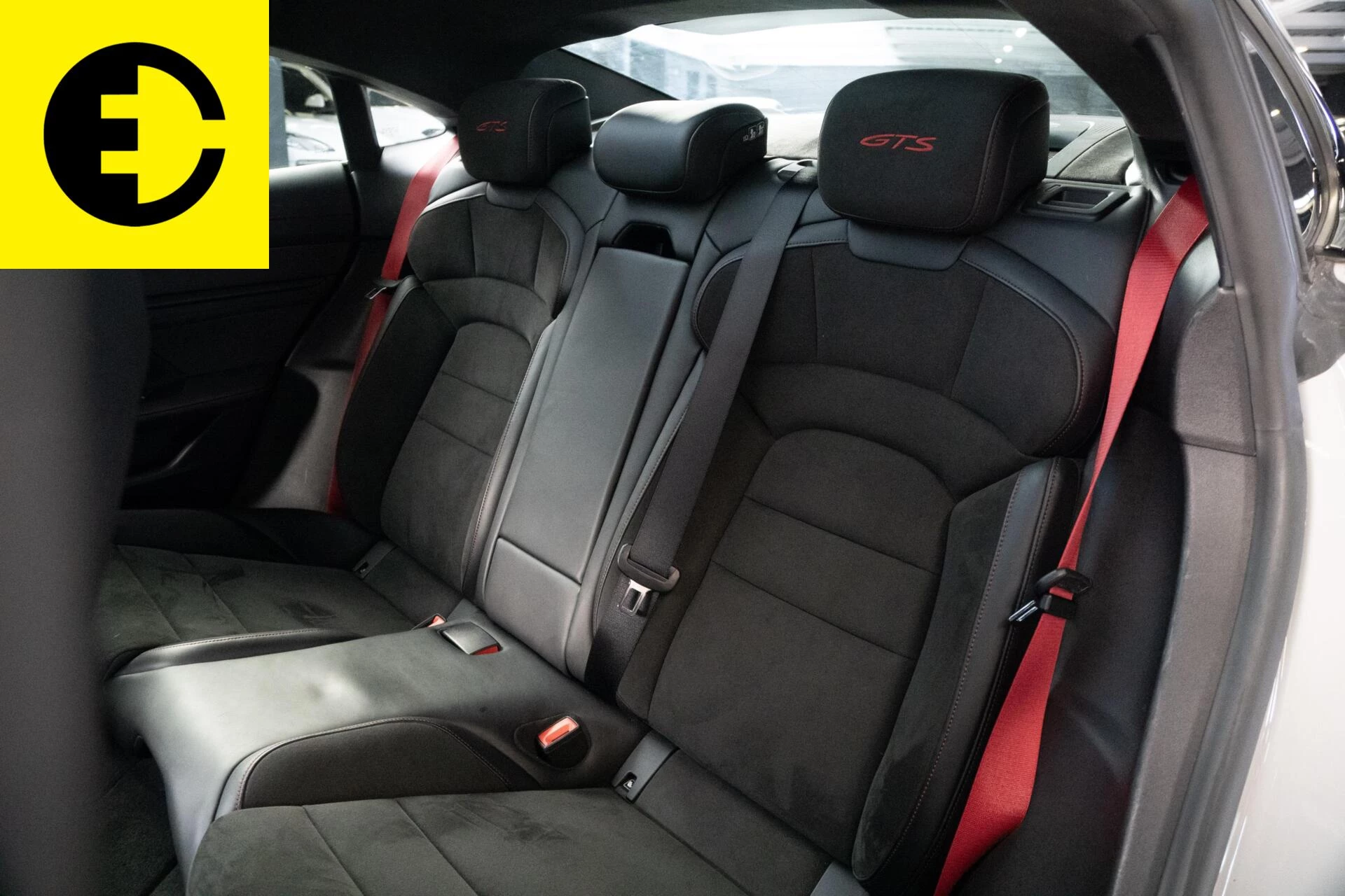 Hoofdafbeelding Porsche Taycan