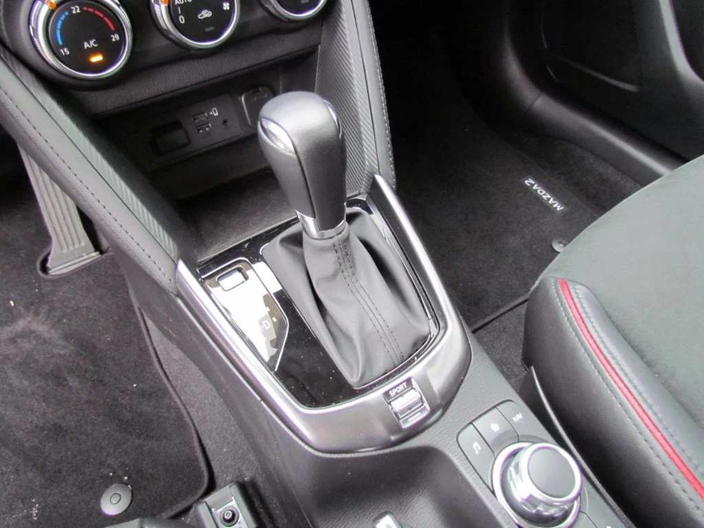 Hoofdafbeelding Mazda 2