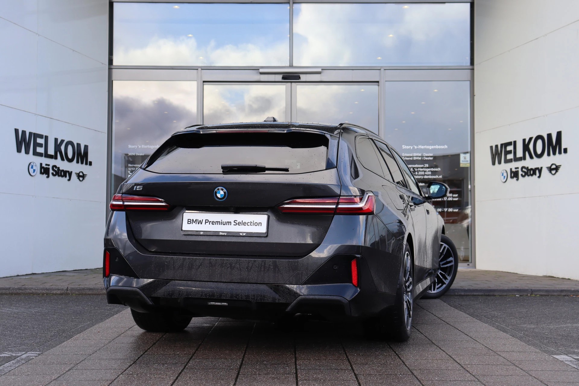 Hoofdafbeelding BMW i5