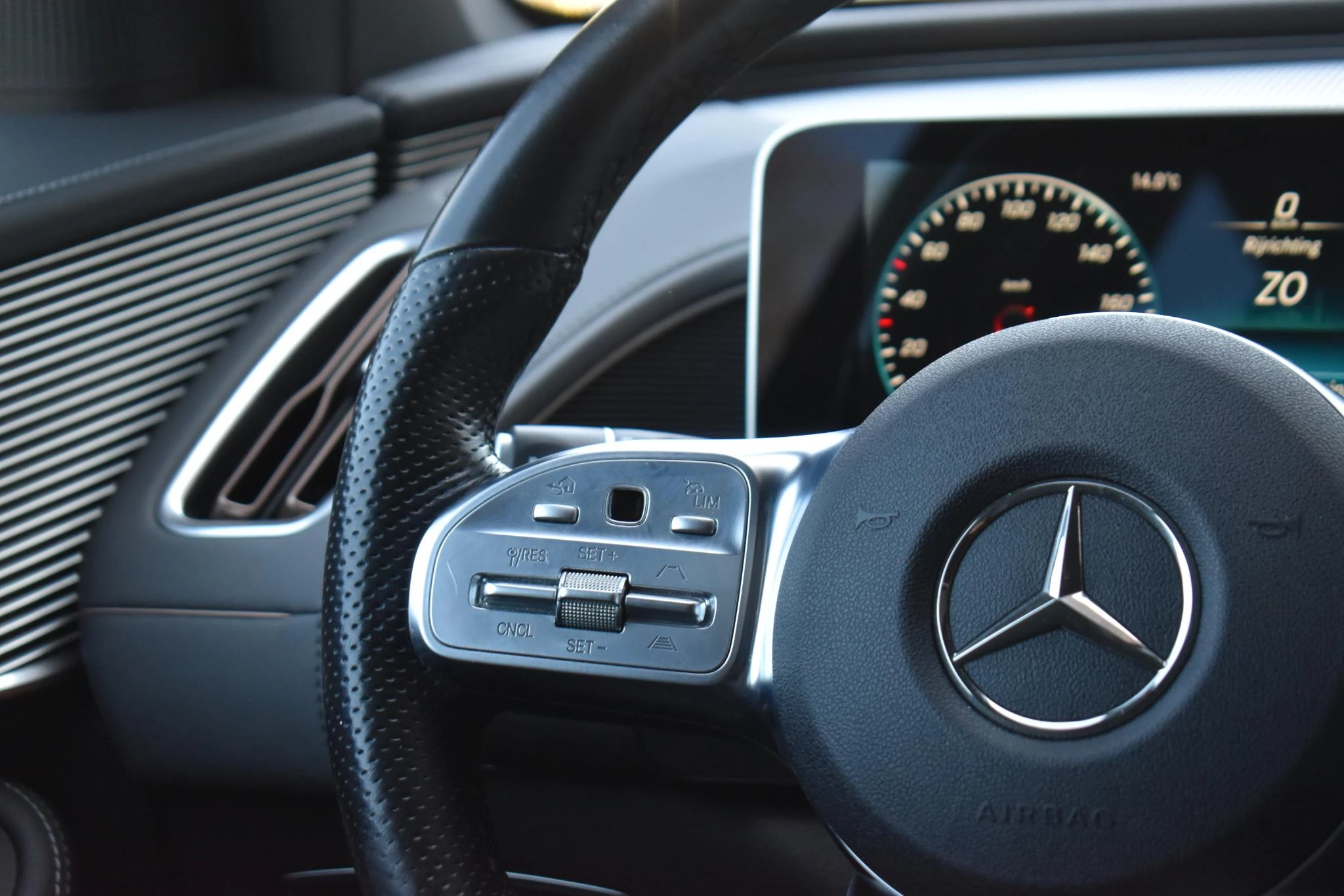 Hoofdafbeelding Mercedes-Benz EQC