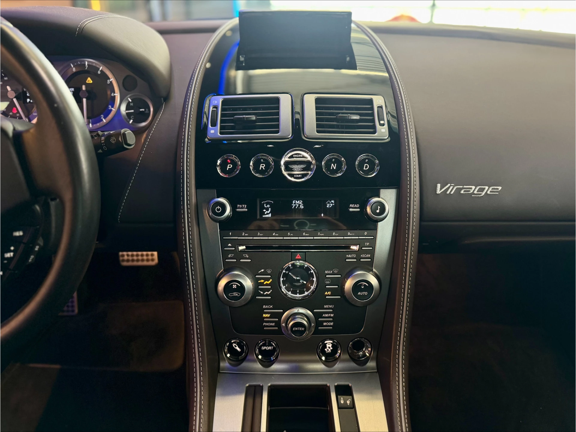 Hoofdafbeelding Aston Martin V12 Virage