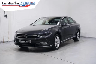 Volkswagen Passat 1.5 TSI Elegance 1e Eig. NAP DAB ACC Virtual cockpit Navi Clima Apple-carplay Sportstoelen Leder-alcantara Stoelverwarming PDC-v+a