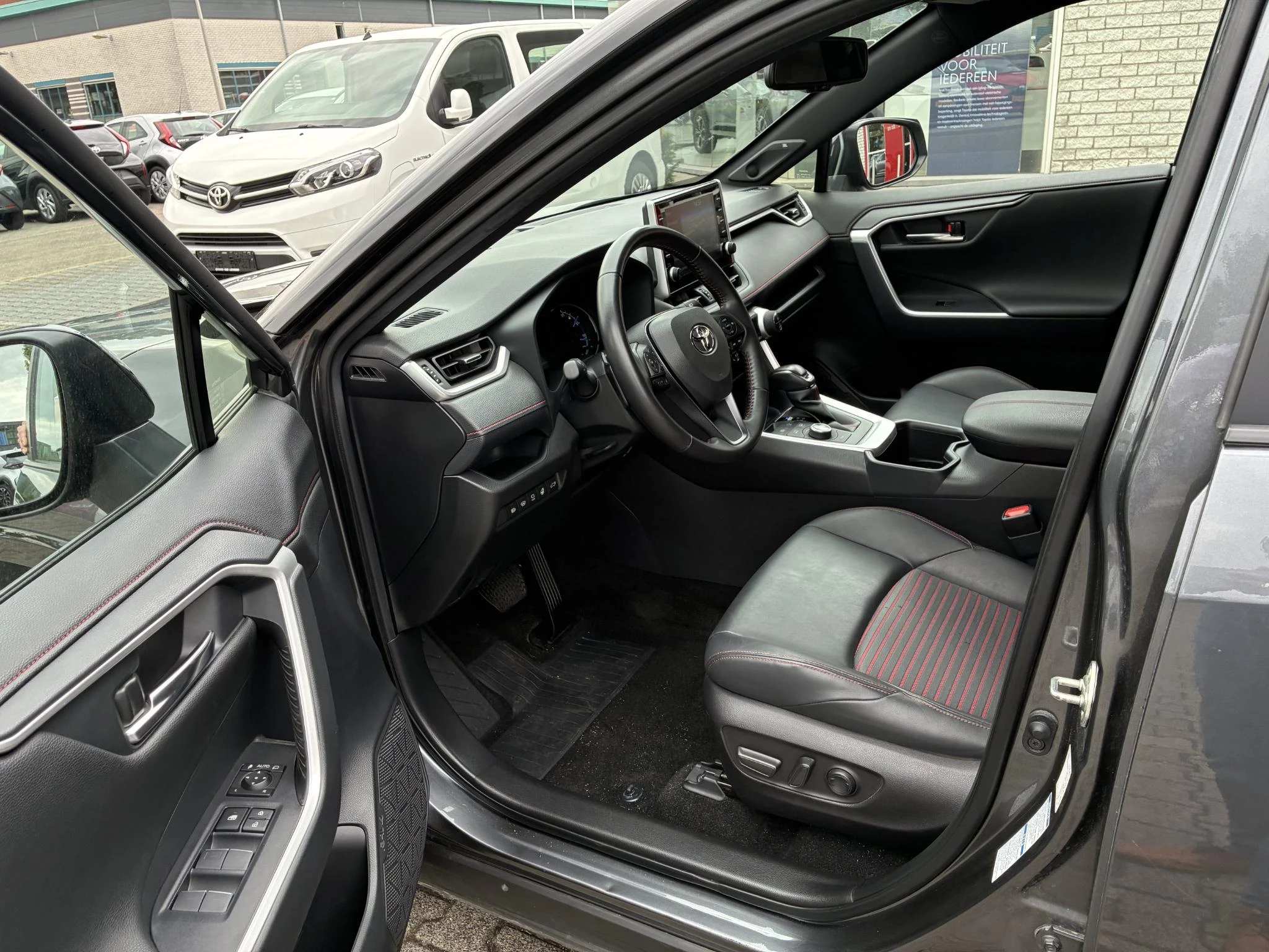 Hoofdafbeelding Toyota RAV4