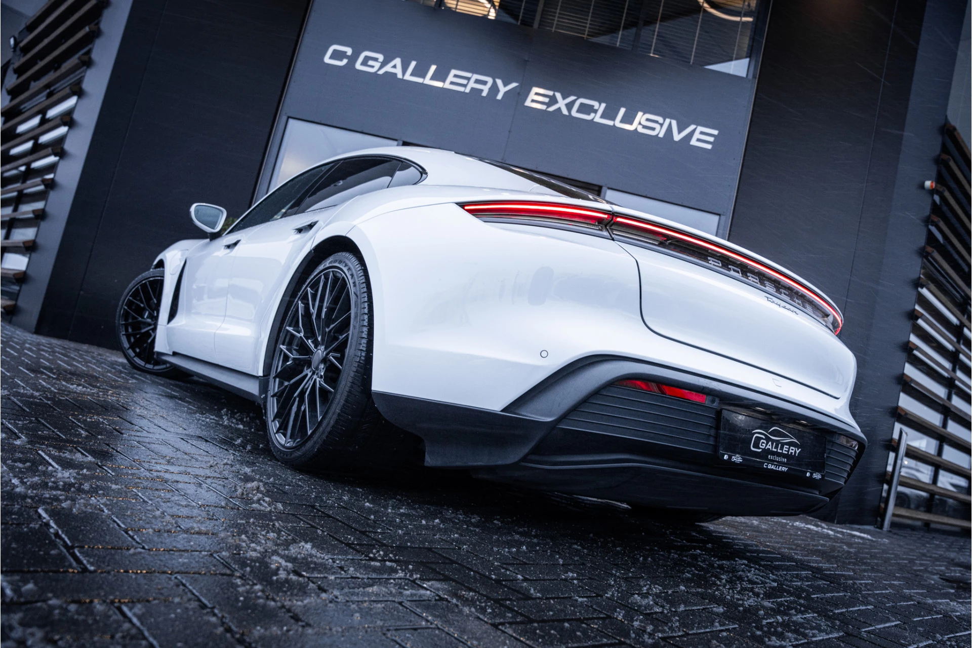 Hoofdafbeelding Porsche Taycan