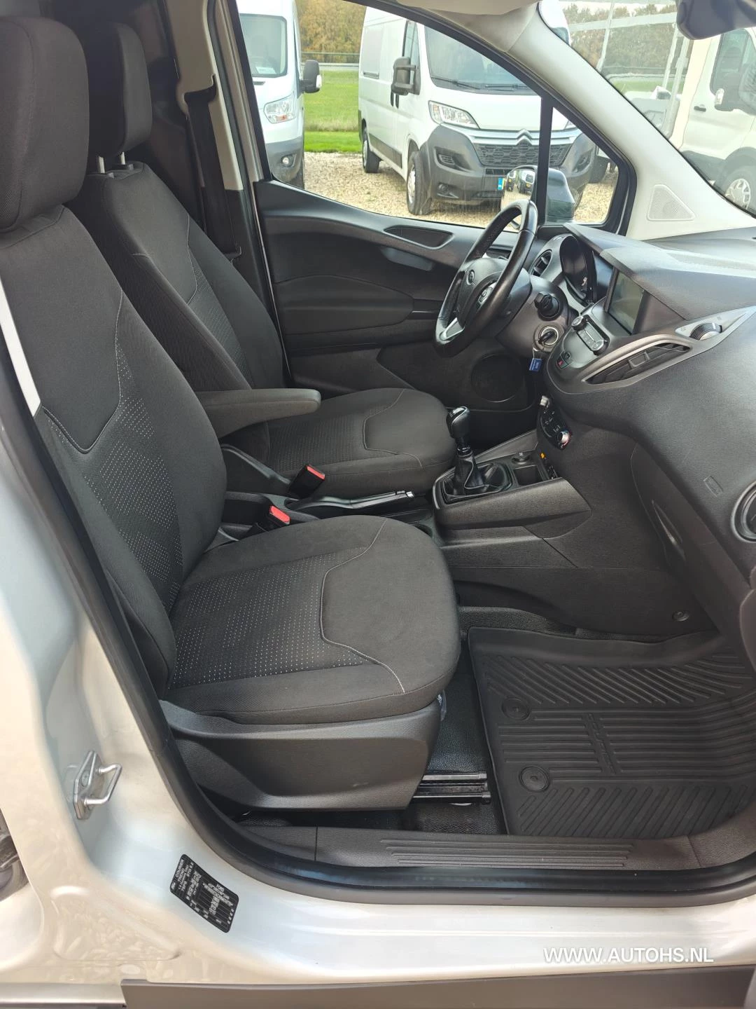 Hoofdafbeelding Ford Transit Courier