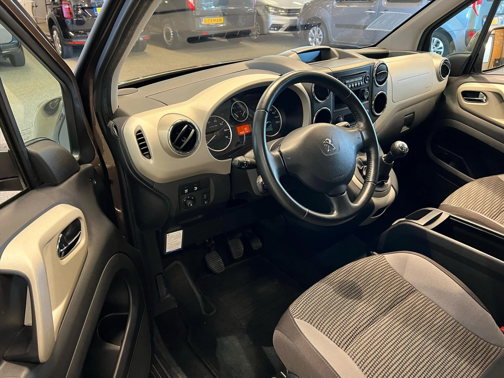 Hoofdafbeelding Peugeot Partner