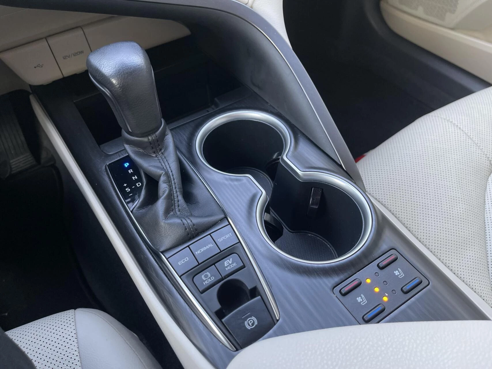 Hoofdafbeelding Toyota Camry