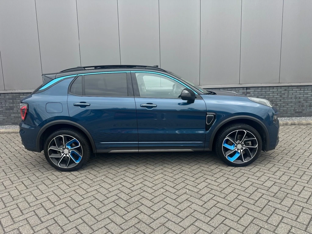 Lynk & Co 01