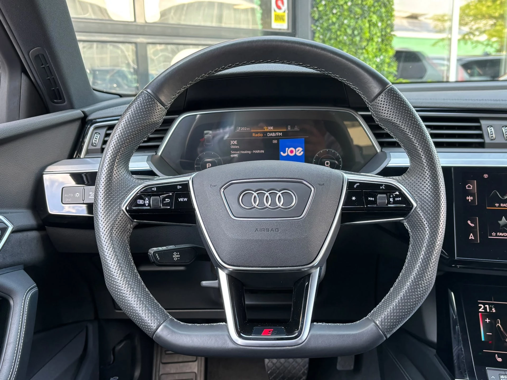 Hoofdafbeelding Audi e-tron