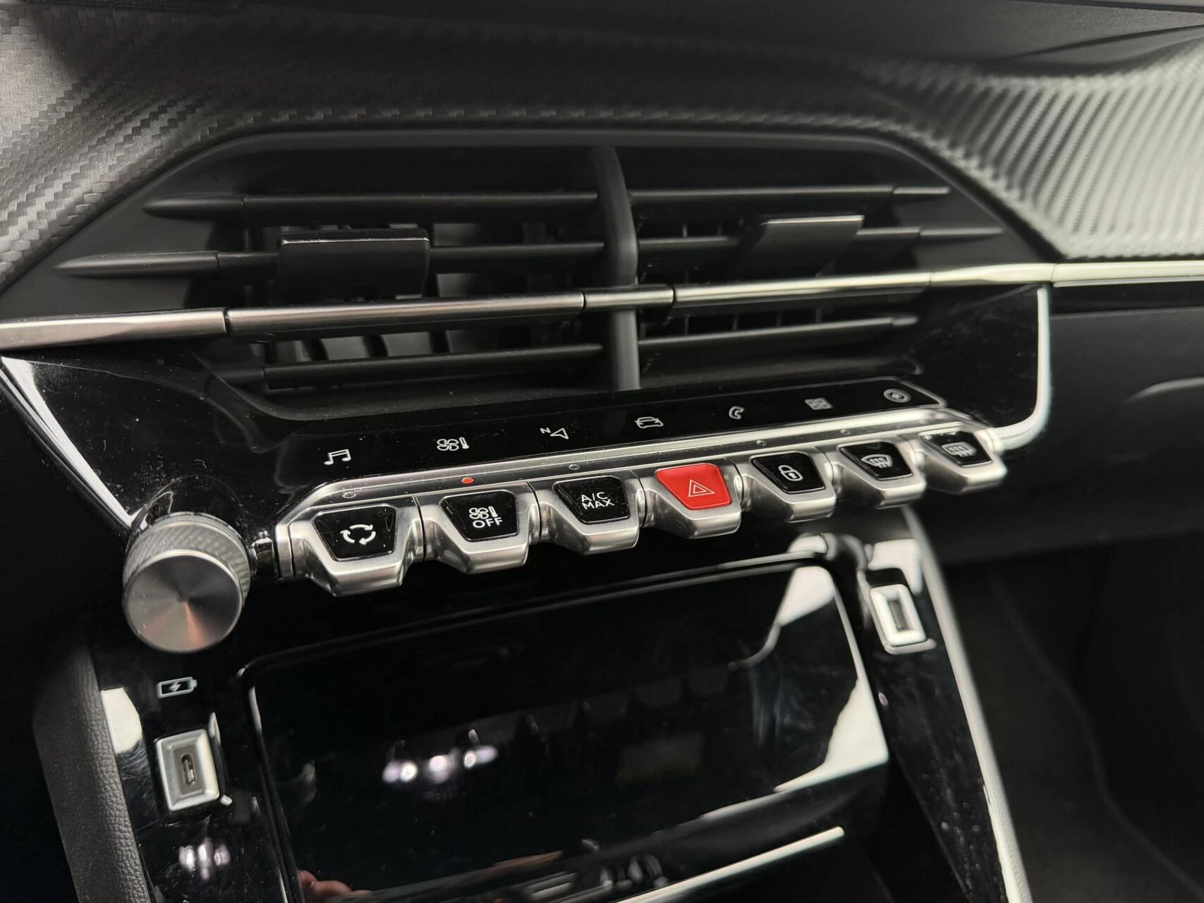 Hoofdafbeelding Peugeot e-2008