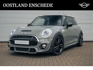 MINI Cooper S Hatchback JCW Chili Automaat / LED / Comfort Access / Park Assistant / Stoelverwarming / Navigatie Professional / Cruise Control / Comfortstoelen