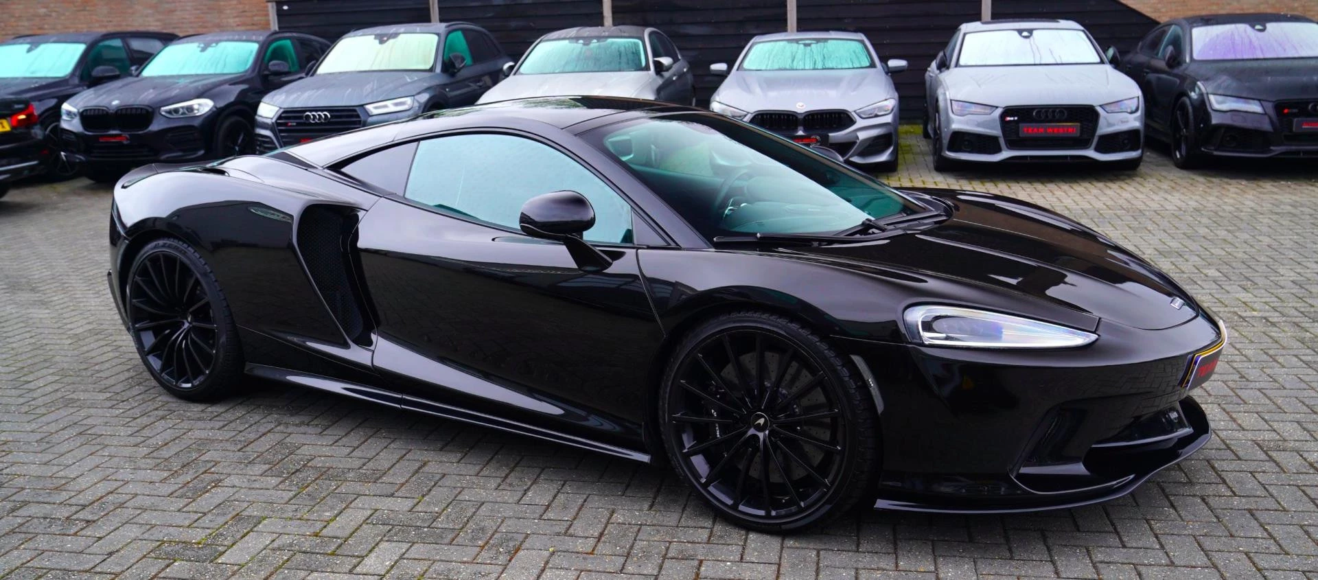 Hoofdafbeelding McLaren GT