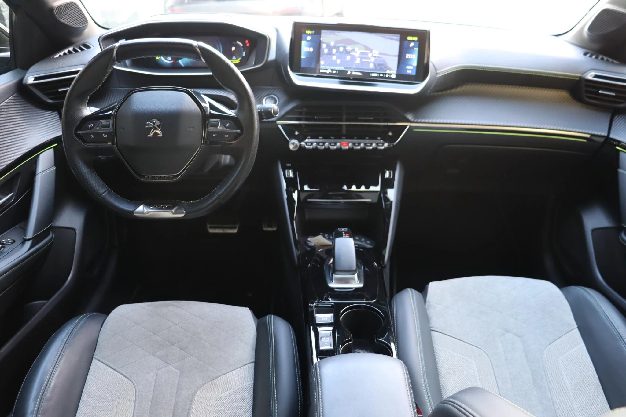 Hoofdafbeelding Peugeot e-208