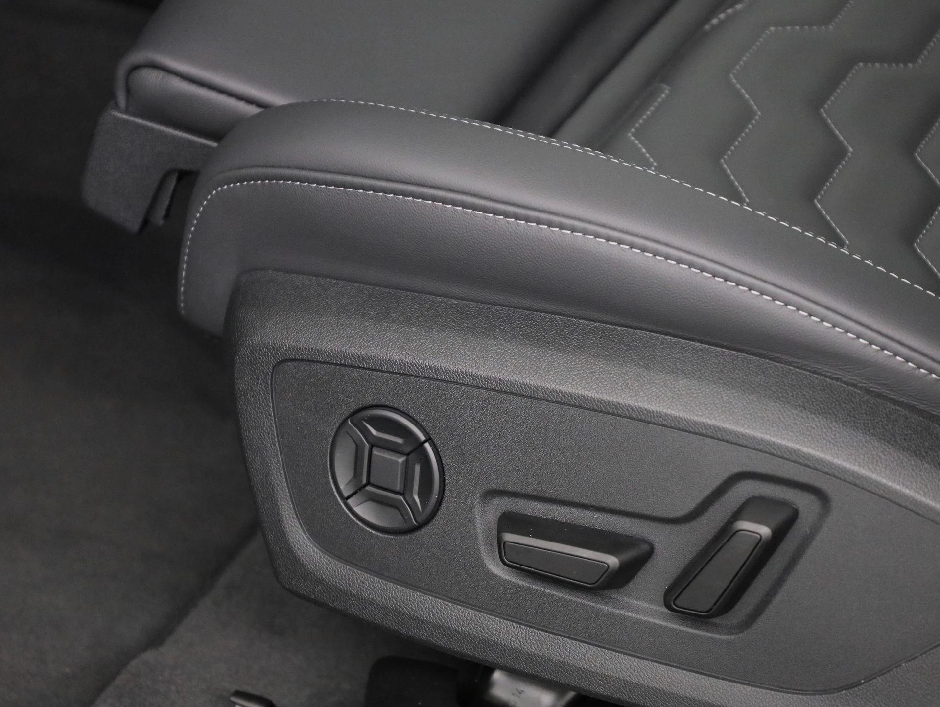 Hoofdafbeelding Audi A6 Avant e-tron