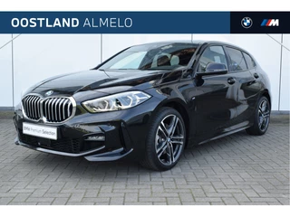 BMW 1 Serie 118i High Executive M Sport Automaat / Panoramadak / Sportstoelen / LED / M Sportonderstel / Parking Assistant / Live Cockpit Professional / Stoelverwarming