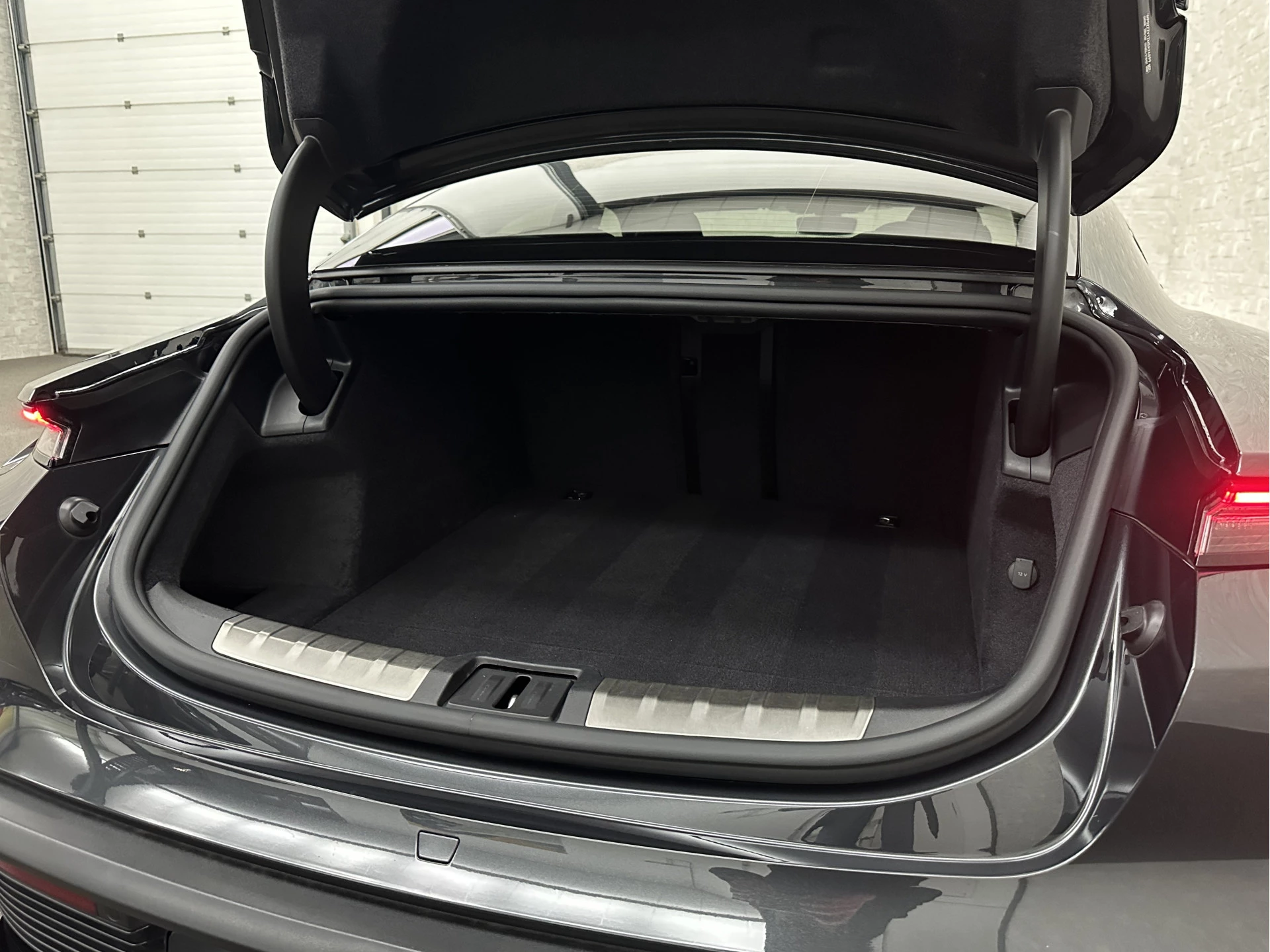 Hoofdafbeelding Porsche Taycan