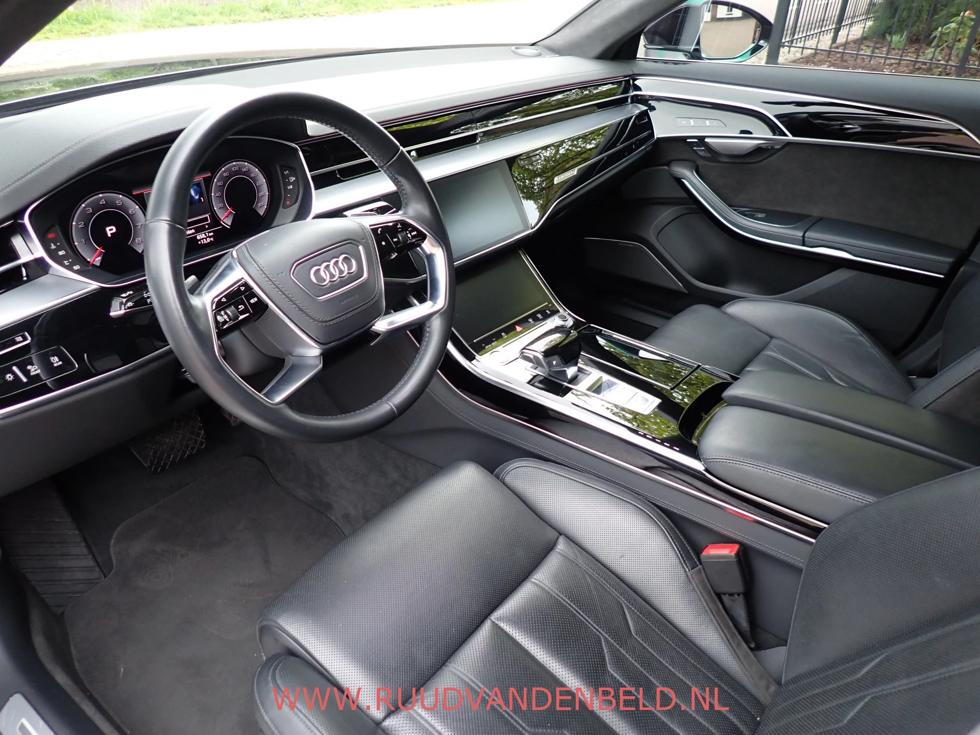 Hoofdafbeelding Audi A8