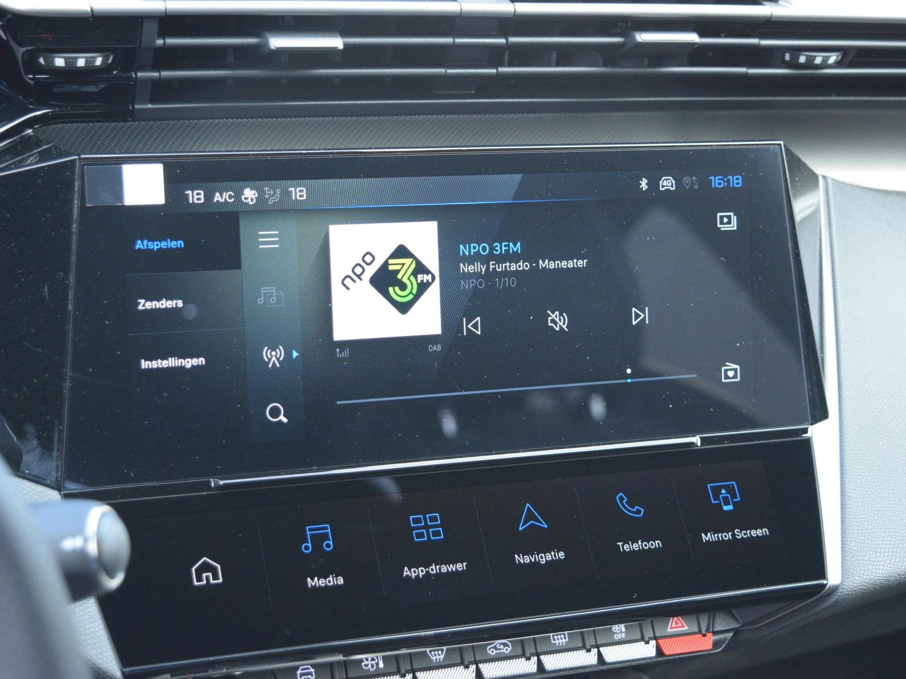 Hoofdafbeelding Peugeot e-308