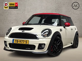 MINI Cooper Mini 1.6 John Works Chili 211Pk (NAVIGATIE, XENON, LM VELGEN, SPORTSTOELEN, SPOILER, NIEUWE APK, NIEUWSTAAT)