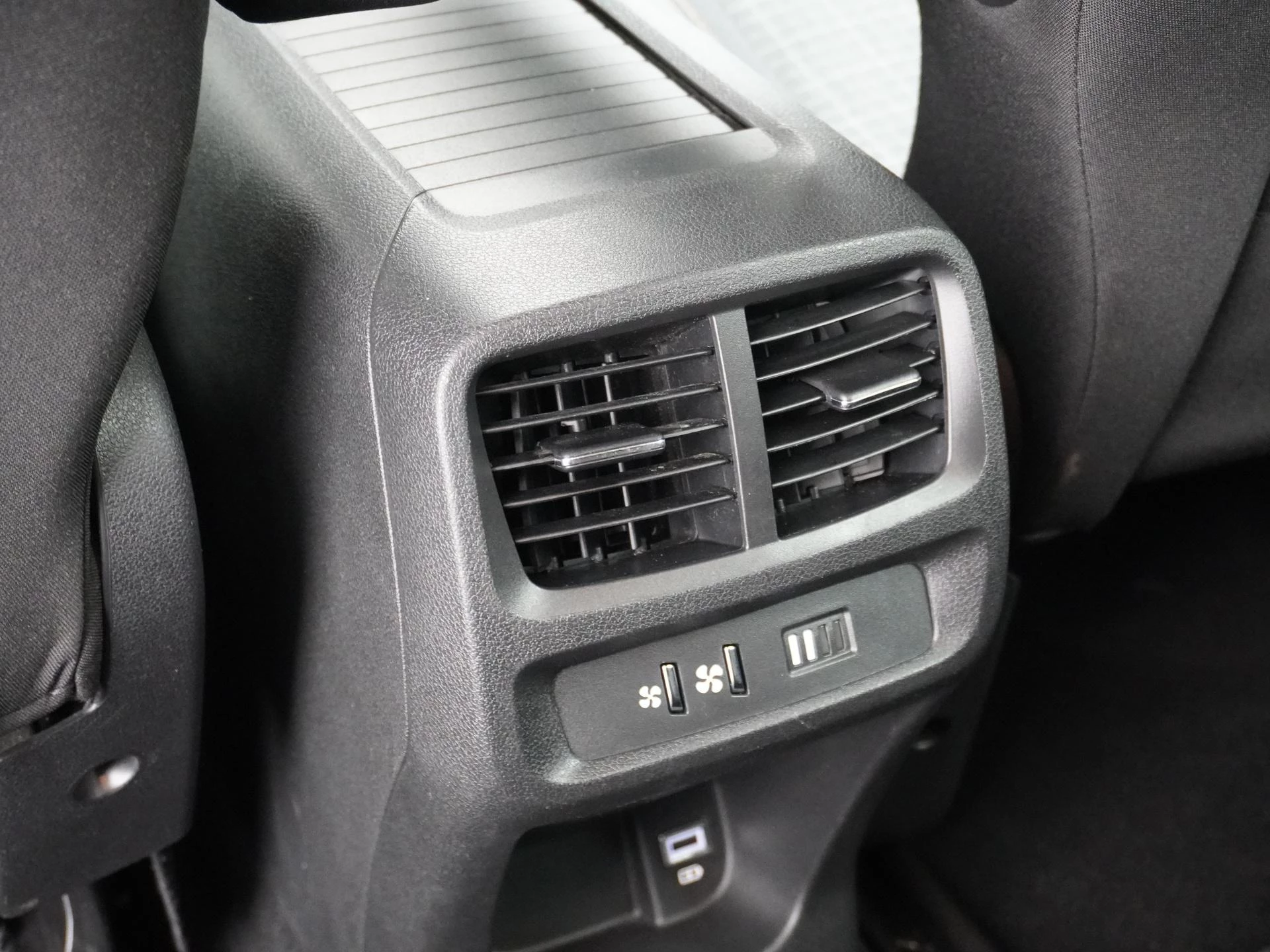 Hoofdafbeelding Peugeot e-Rifter