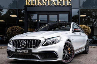 Hoofdafbeelding Mercedes-Benz C-Klasse Mercedes C-klasse Estate AMG C63 S Edition 1|PANO|KERAMISCH