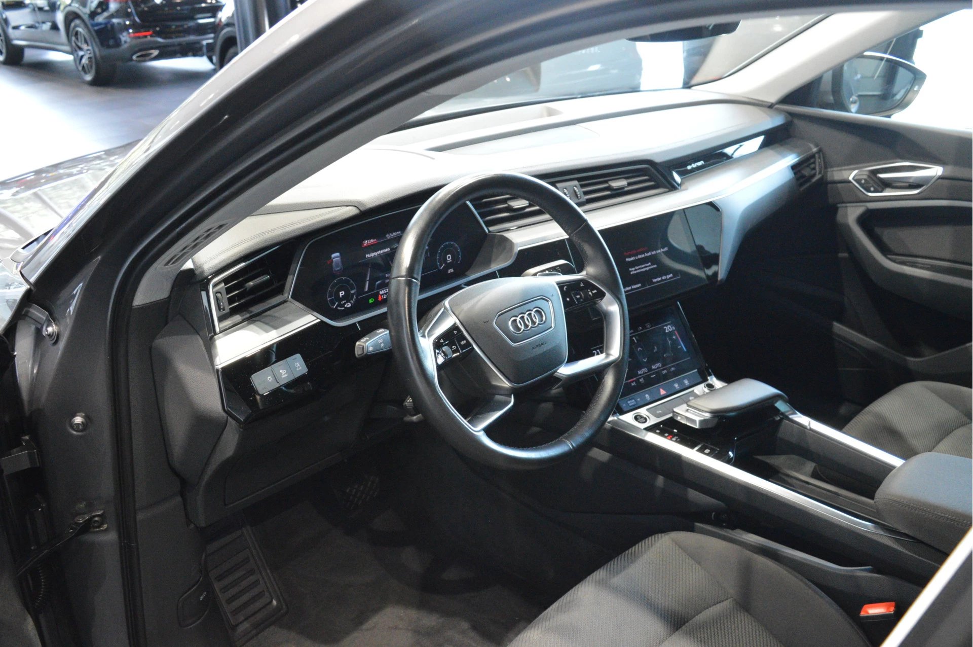 Hoofdafbeelding Audi e-tron