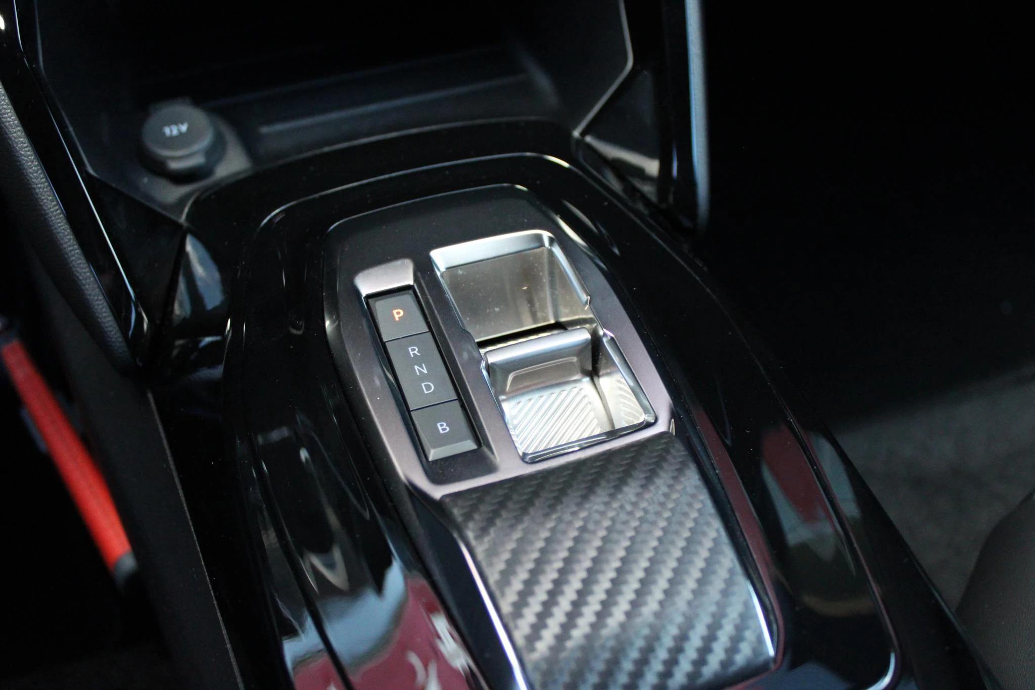 Hoofdafbeelding Peugeot e-2008