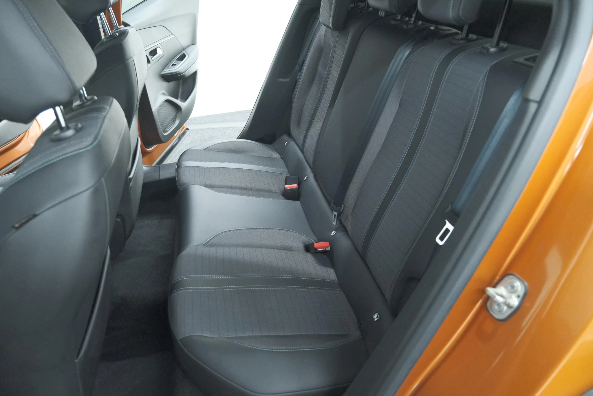 Hoofdafbeelding Peugeot e-2008