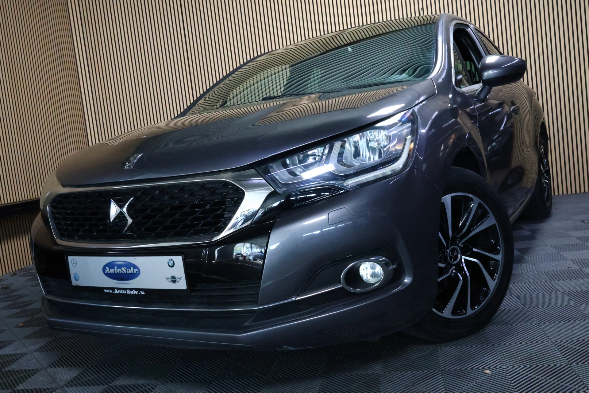 Hoofdafbeelding DS DS 4