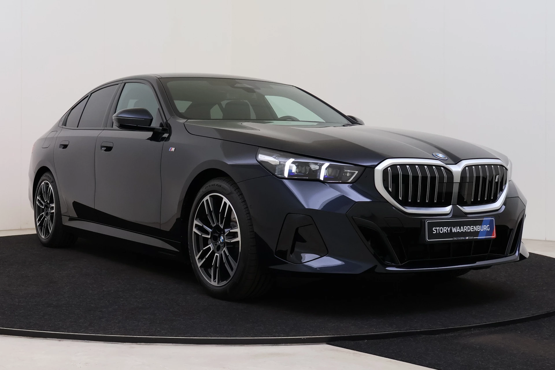 Hoofdafbeelding BMW i5