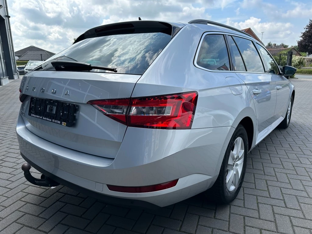 Hoofdafbeelding Škoda Superb