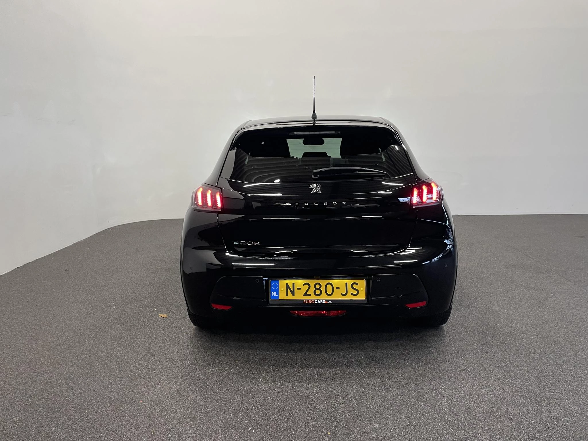 Hoofdafbeelding Peugeot e-208