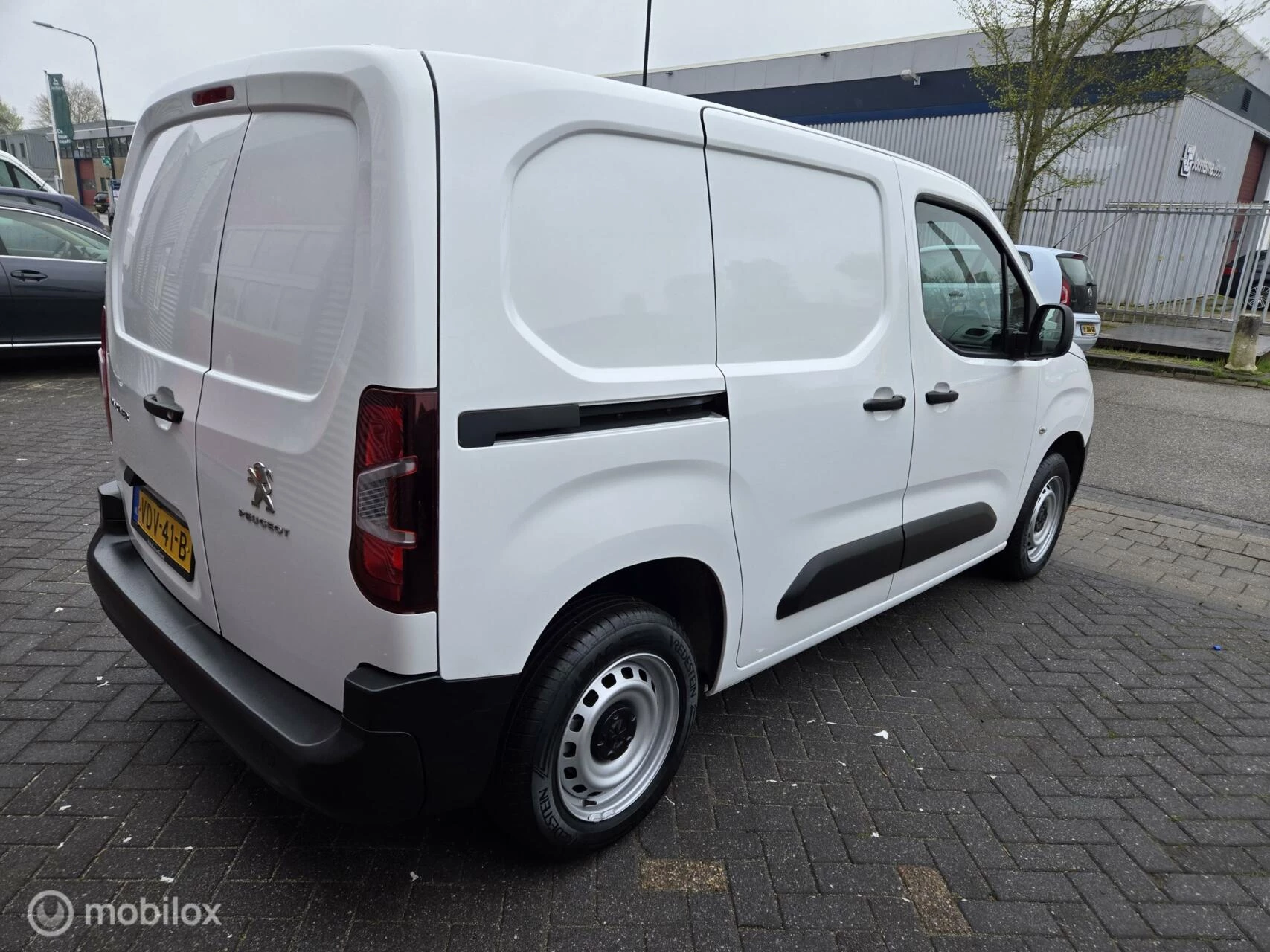 Hoofdafbeelding Peugeot Partner