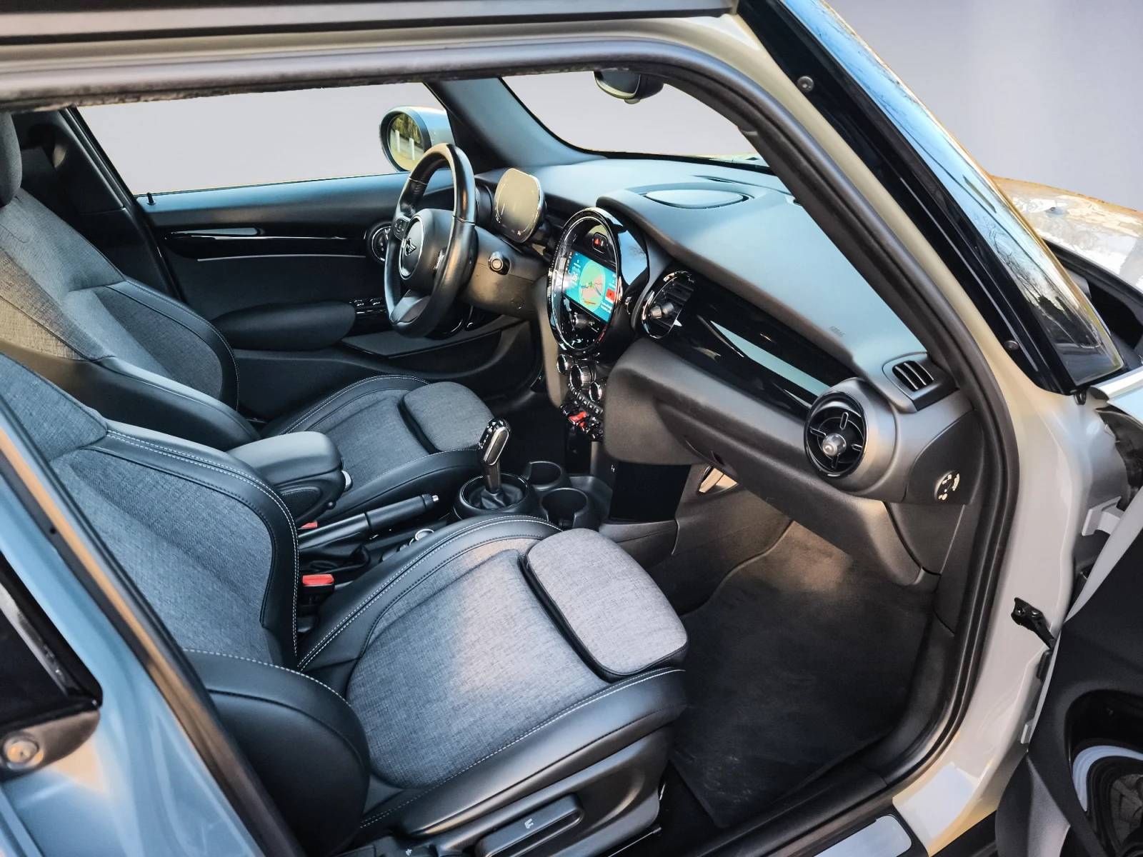 Hoofdafbeelding MINI One