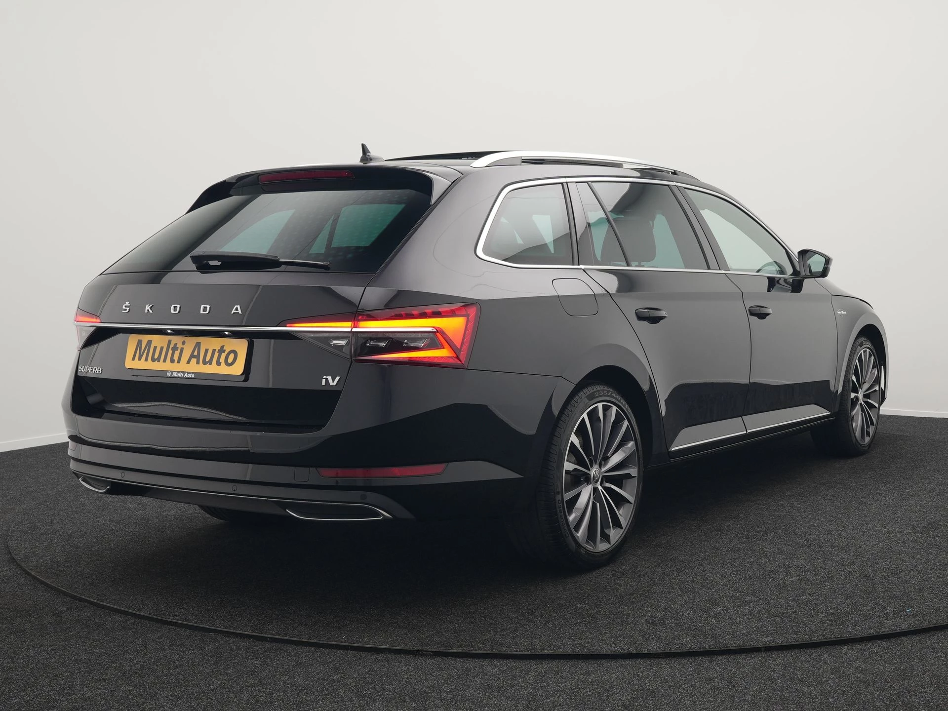Hoofdafbeelding Škoda Superb