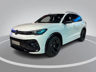 Volkswagen Tiguan R-Line 1.5 eHybrid 204 PK 6 versn. DSG · Voorstoelen verwarmbaar · Sfeerverlichting · Prijs is inclusief inruilpremie ·