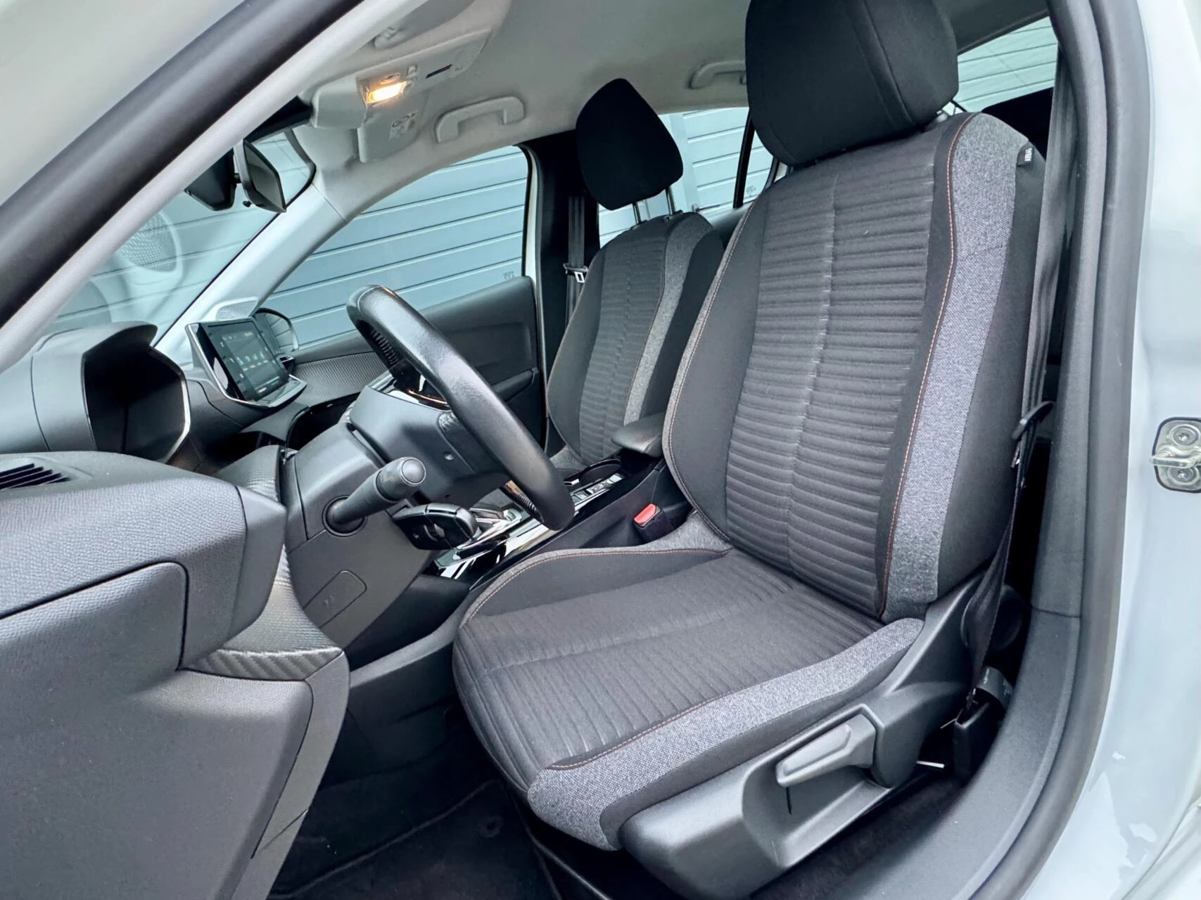 Hoofdafbeelding Peugeot e-208