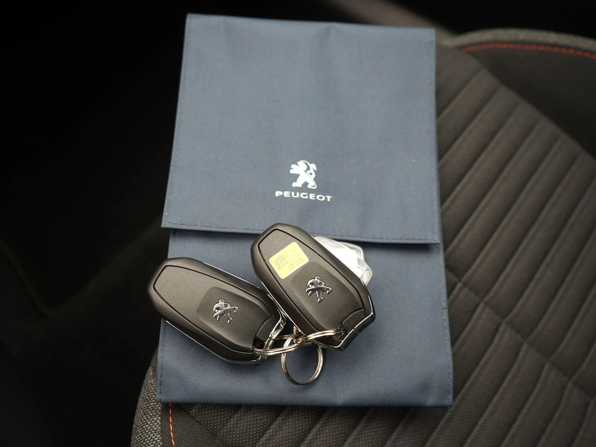 Hoofdafbeelding Peugeot e-208